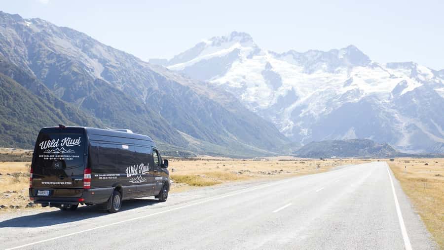 Queenstown: Milford Sound Day Trip - Cruise & Picnic Lunch - Mirror Lakes stop: a calm photo break with a scenic reset