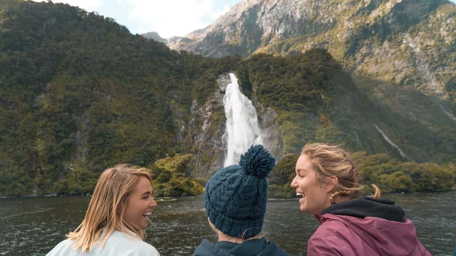 Queenstown: Milford Sound Day Trip - Cruise & Picnic Lunch - Who this day trip suits best (and who should think twice)
