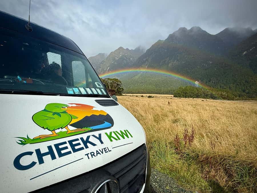 Queenstown: Milford Sound Small-Group Tour w Cruise & Lunch - Lunch, snacks, and what to pack for Milford weather