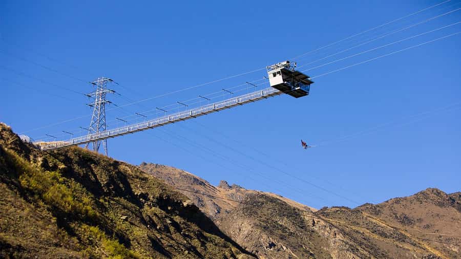 Queenstown: Nevis Canyon Swing - 70m Free-Fall! - Before you fly: the safety briefing and the “hold on” feeling