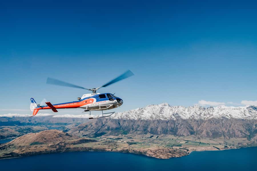 Queenstown: Pilot's Choice Helicopter Tour & Alpine Landing - Lake Wakatipu from above: the sky view that makes Queenstown make sense