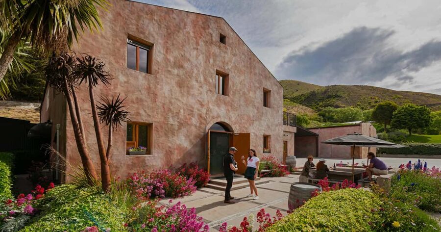 Queenstown: Premium Wine Tasting Tour - First doors in Arrowtown or Gibbston: how private host tastings work