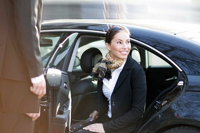 Queenstown Private Airport Transfer: Door to Door Service - From Airport to Hotel: What the Driver Adds Beyond Transportation
