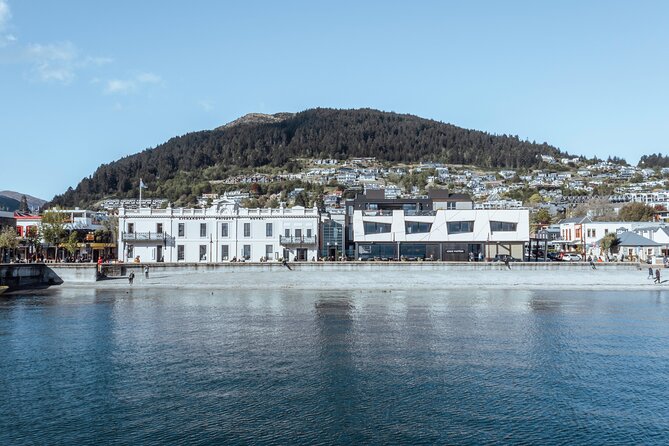 Queenstown Progressive Dinner & Wine Tour | 3 Stunning Locations - Stop 1 at Fino Restaurant & Wine Bar: Lake Views and a Smart Start
