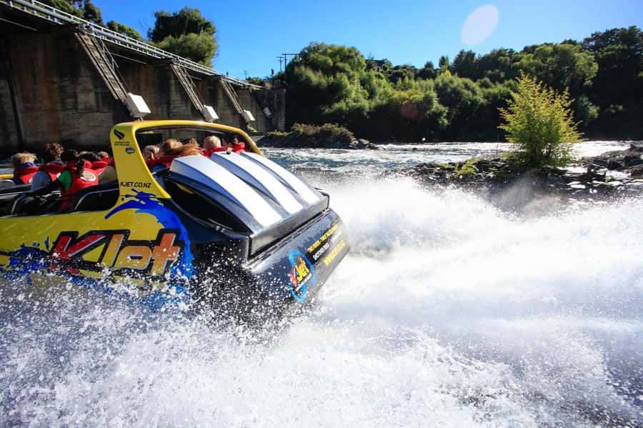Queenstown: Shotover River and Kawarau River Jet Boat Ride - Kawarau River: rocks, bridges, and a real adrenaline surge