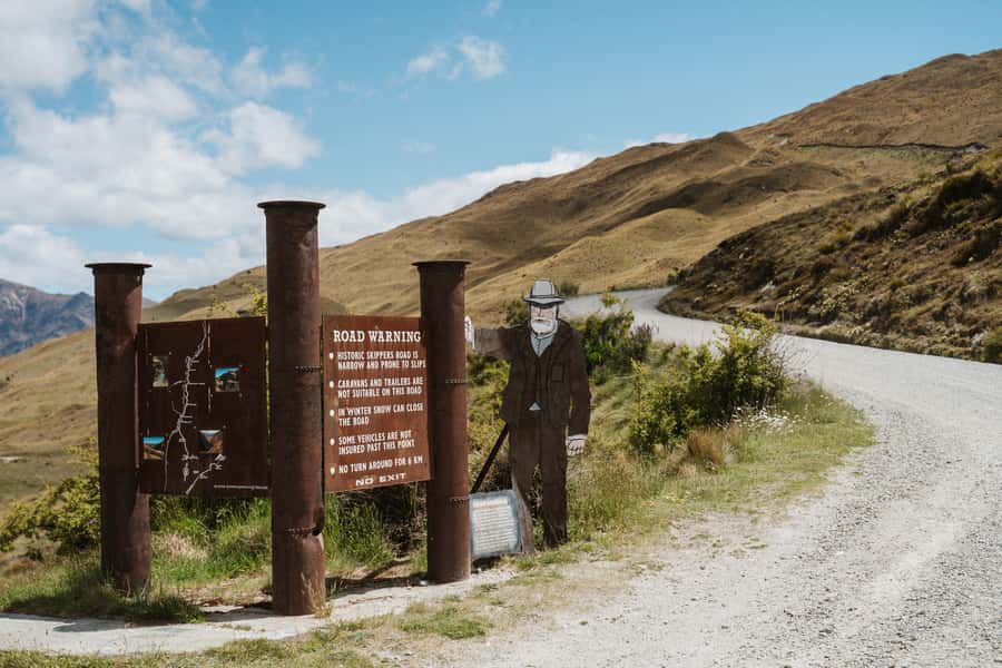 Queenstown: Skippers Canyon Goldrush Highlights Tour - GPS stories that run while you ride Skippers Canyon’s golden road