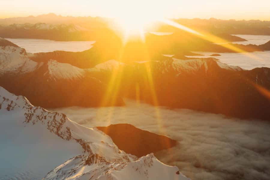 Queenstown: Sunrise Glacier Scenic Flight - The sunbreak over Mt. Aspiring: what to watch from your seat