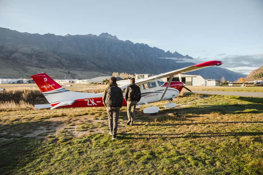 Queenstown: Sunrise Glacier Scenic Flight - Mt. Aspiring National Park route: Barrier Range and the Arawhata River head