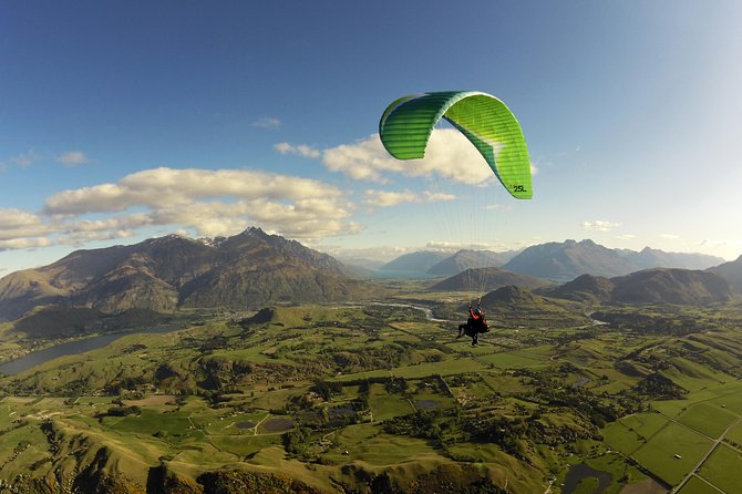 Queenstown Tandem Paragliding from Coronet Peak - Safety briefing and gear: how first-timers fit in
