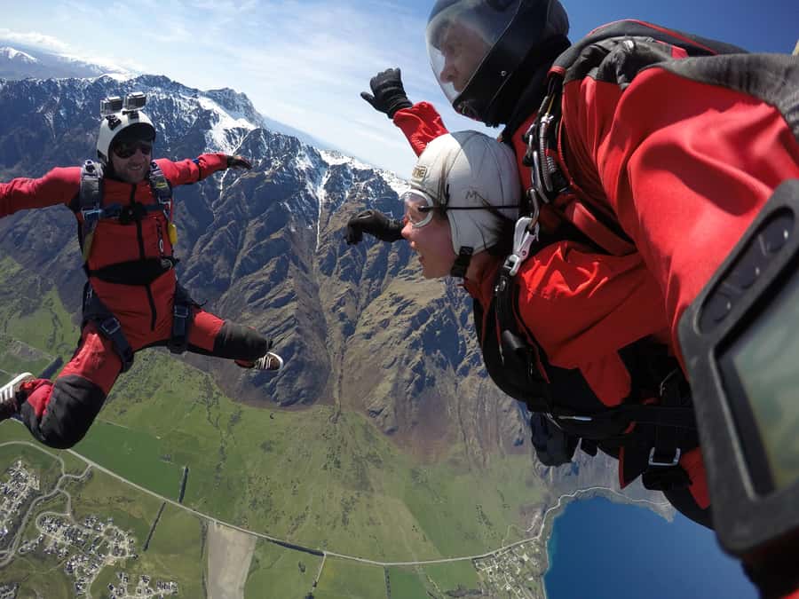 Queenstown: Tandem Skydive Experience - Freefall Up to 200 kph: What Actually Happens When You Jump