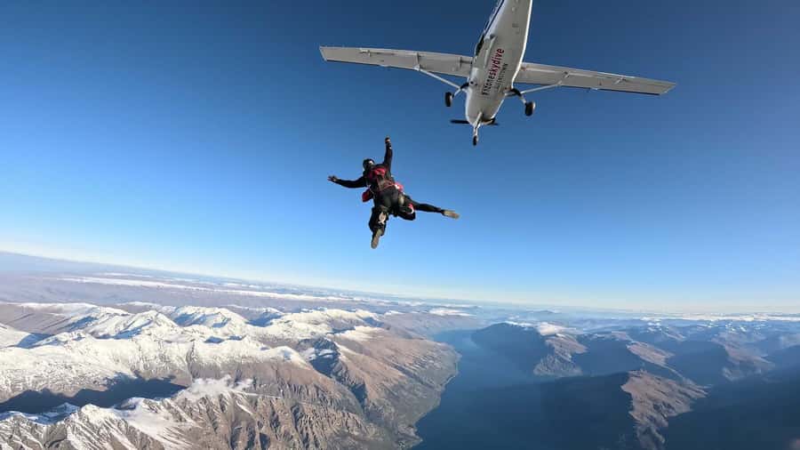 Queenstown: Tandem Skydive Experience - Canopy Time Above the Wakatipu Basin: Why the Landing Feels Gentle