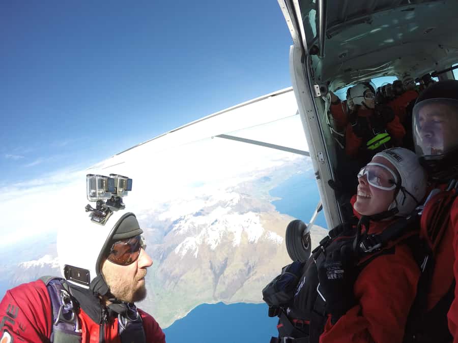 Queenstown: Tandem Skydive Experience - Safety, Gear, and the Tandem Master Check That You Should Appreciate