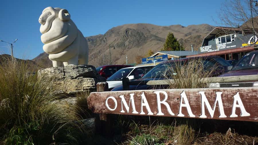 Queenstown to Christchurch via Mt Cook One-Way Tour - Otago first: Kawarau Gorge, Cromwell, and Lake Dunstan breaks