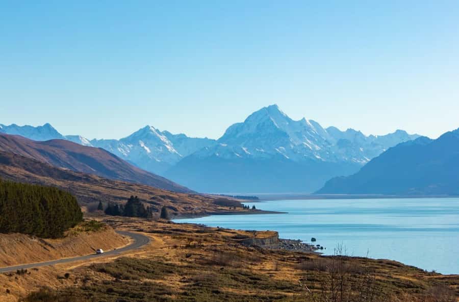 Queenstown to Christchurch via Mt Cook One-Way Tour - Lake Tekapo and Canterbury Plains: classics on the way to Christchurch