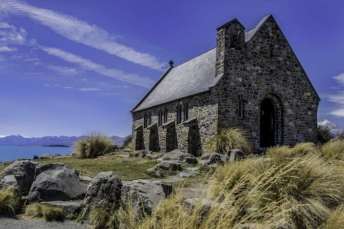 Queenstown to Lake Tekapo via Mt Cook One-Way Small Group Tour - Morning Pickup at The Station and the Drive North Through Kawarau Gorge