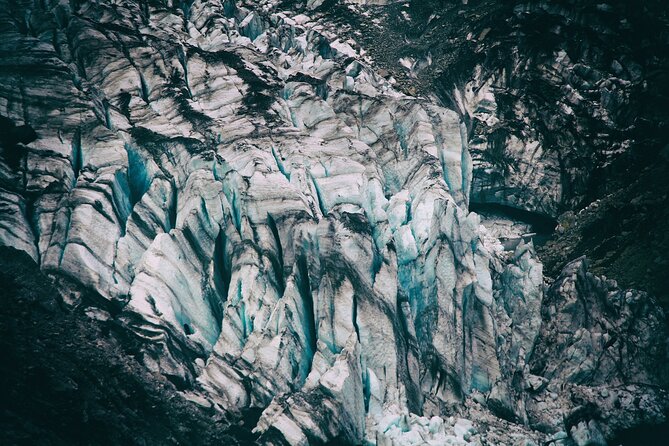 Queenstown to Mt Cook Small Group Tour (One-Way) - Lake Pukaki: the blue-water moment before Aoraki/Mt Cook