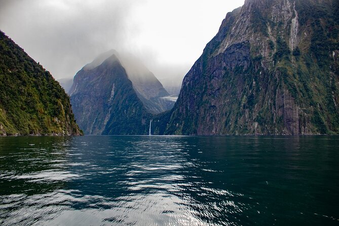 Queenstown to Te Anau via Milford Sound inc Cruise & Lunch - Key highlights worth your attention