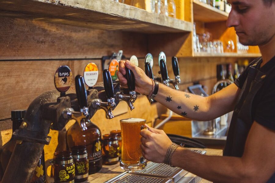 Queenstown: Twilight Wine and Craft Beer Tour - Twilight Queenstown Tastings: Why This Late-Afternoon Tour Works