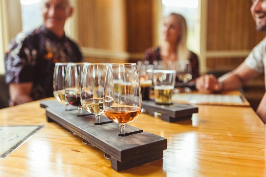 Queenstown: Twilight Wine and Craft Beer Tour - Wine or Craft Beer: The Choice That Keeps the Tour Fun for Everyone