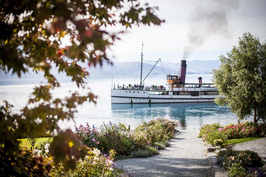 Queenstown: Walter Peak Gourmet BBQ & Lake Whakatipu Cruise - Quick hits you’ll feel right away