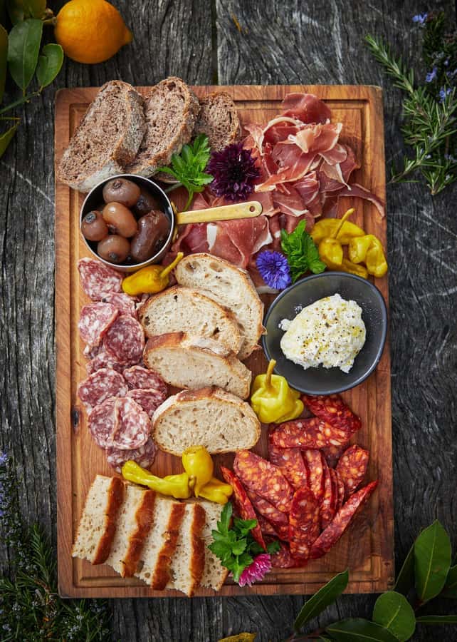 Queenstown: Walter Peak Gourmet BBQ & Lake Whakatipu Cruise - Price and value: figuring out whether Spirit or TSS Earnslaw is for you