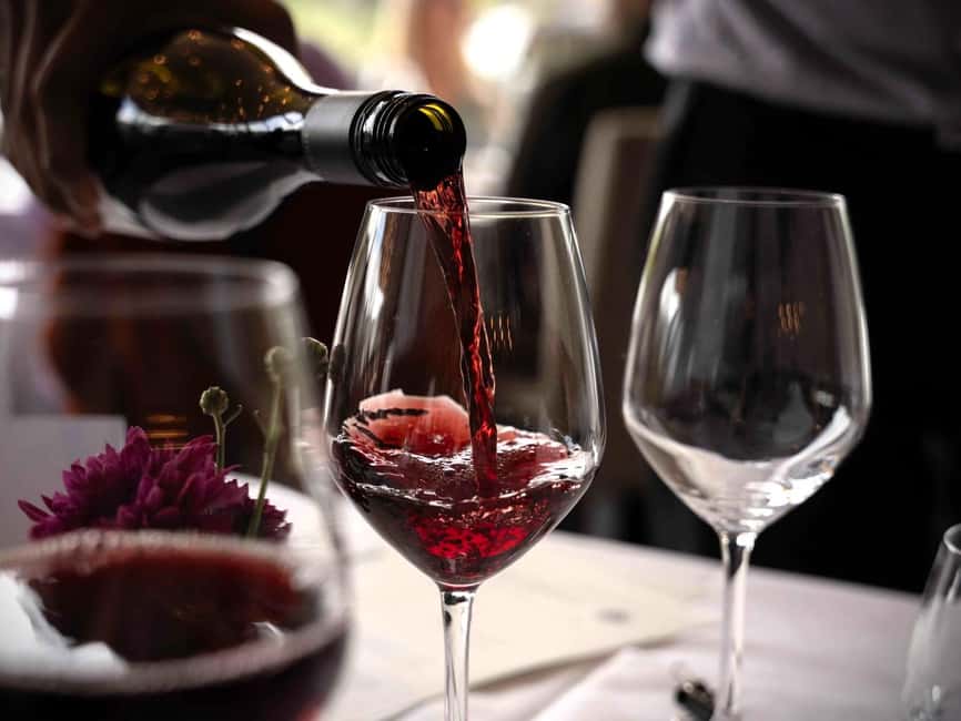 Queenstown: Wine & Food Tour, Scenic Tastings & Paired Lunch - Lunch at Kinross: choosing your main and pairing it with estate wine