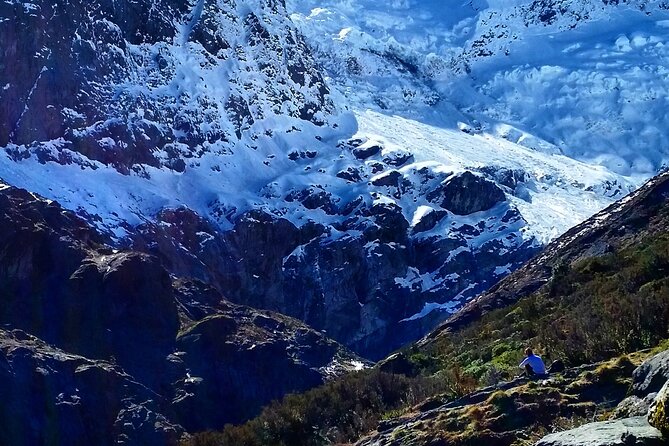 Rob Roy Glacier Guided Walk - Raspberry Hut and the Matukituki River Walk: Easy Steps, Real Nature