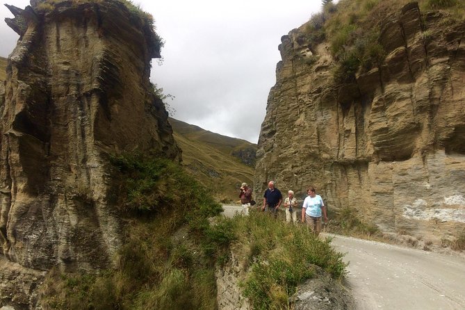 Skippers Canyon 4WD Tour from Queenstown - Skippers Road thrills: Hells Gate, Zoo of Rocks, and old gold-miner traces