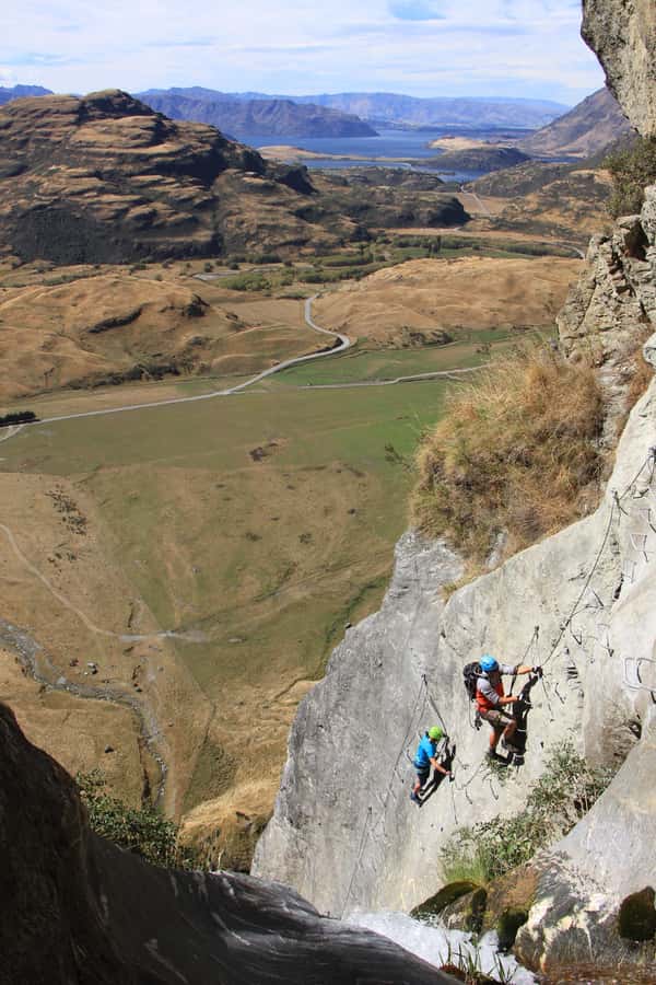 Wanaka: 6-hour Advanced Waterfall Cable Climb - The helicopter ride down: worth paying attention to