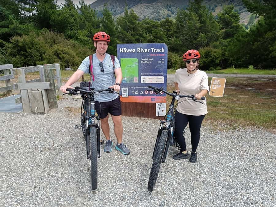 Wānaka And Hāwea: Trail Ride on Bike or E-Bike - The Bikes, Helmets, and Support That Keep This Feeling Safe