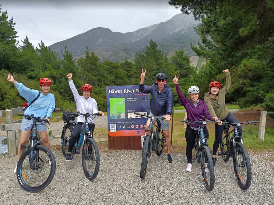 Wānaka And Hāwea: Trail Ride on Bike or E-Bike - Getting There and Getting Set: Shuttle, Briefing, and Bike Fit