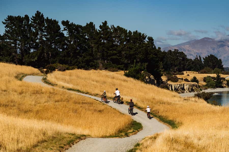 Wānaka: Gladstone Track and Wanaka Trails on Bike or eBike - Bikes and e-bikes: what you ride changes everything on this kind of trail loop