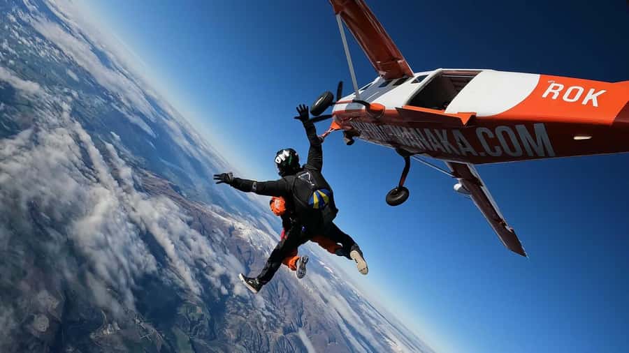 Wanaka: Tandem Skydive Experience - The freefall: 25 to 60 seconds at up to 200 kph